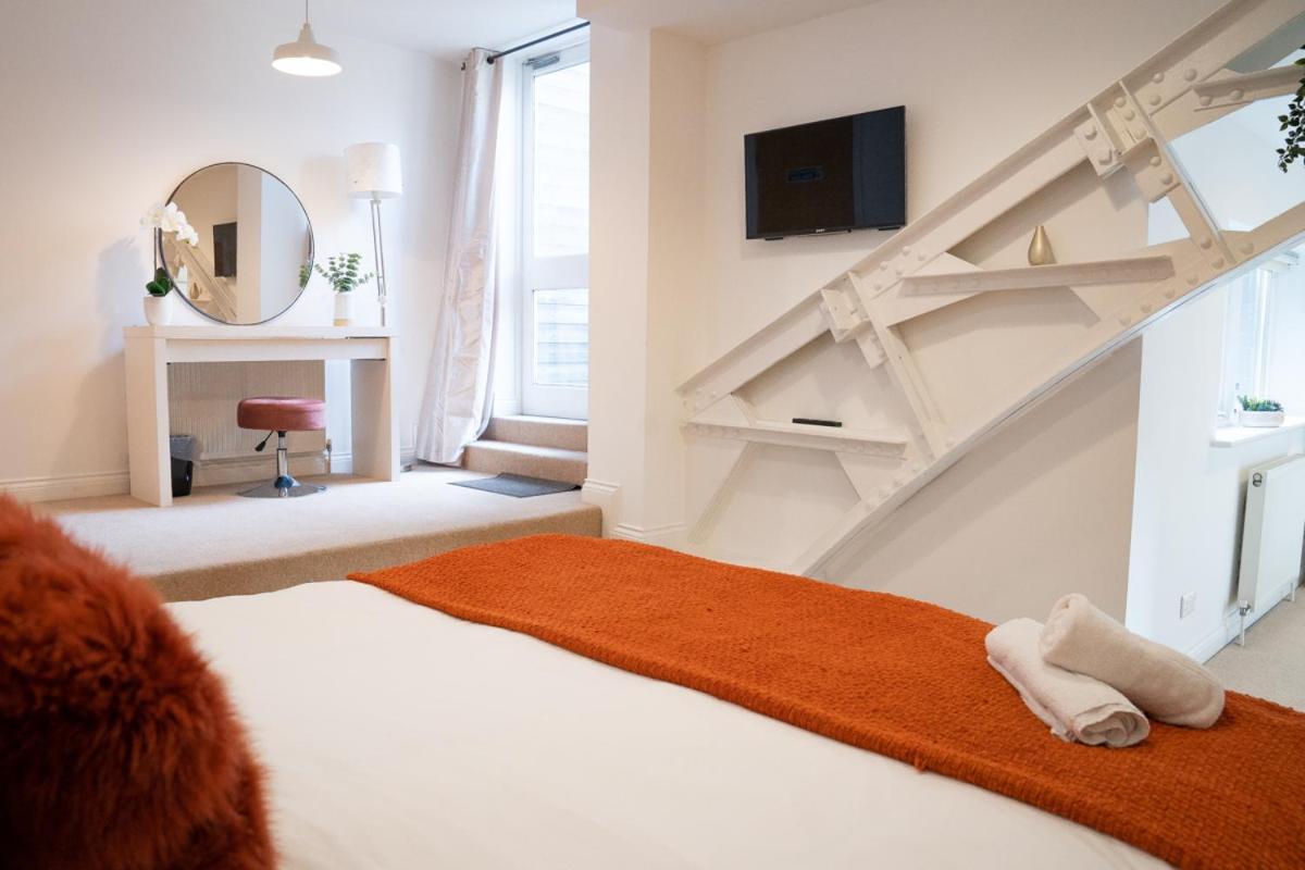 The Amazing Triplex - City Centre - Free Parking Шефилд Екстериор снимка